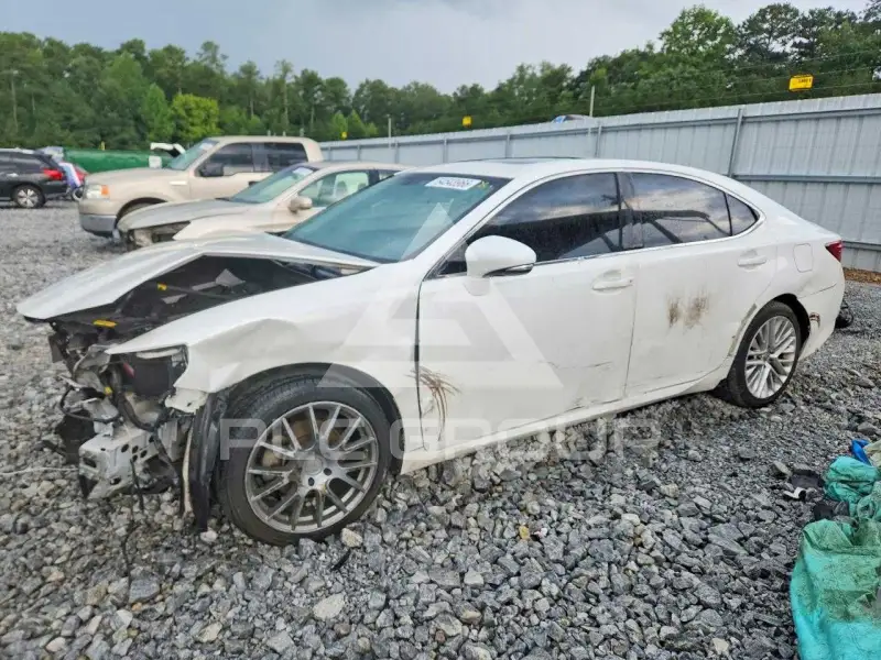 2015 Lexus ES350 photo