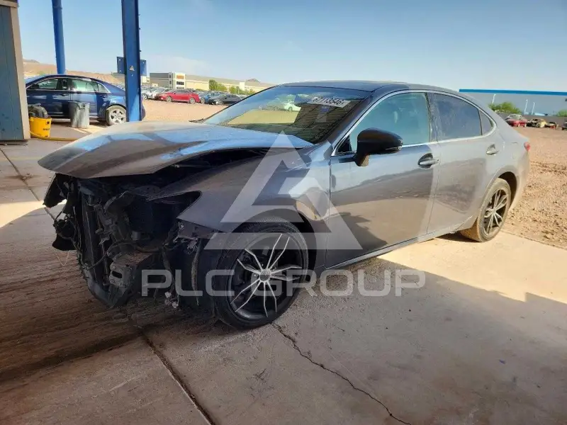 2015 Lexus ES350 photo