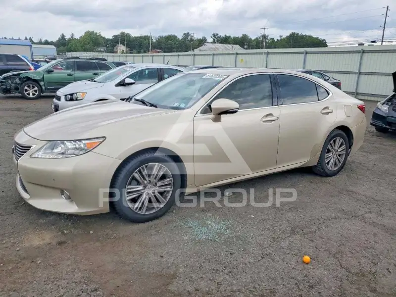 2015 Lexus ES350 фото