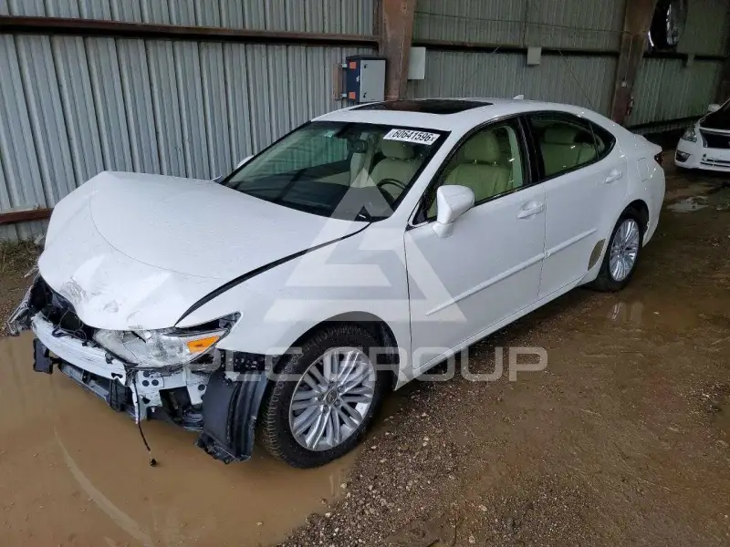 2015 Lexus ES350 photo