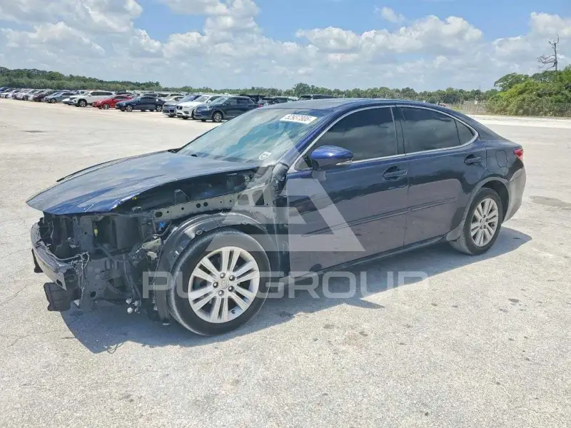 2015 Lexus ES350 photo