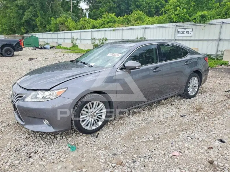 2015 Lexus ES350 photo