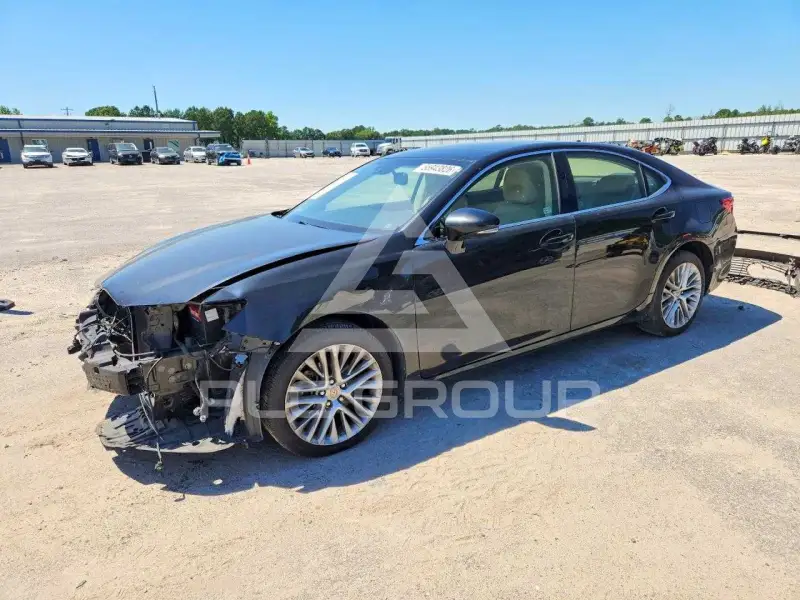 2015 Lexus ES350 photo