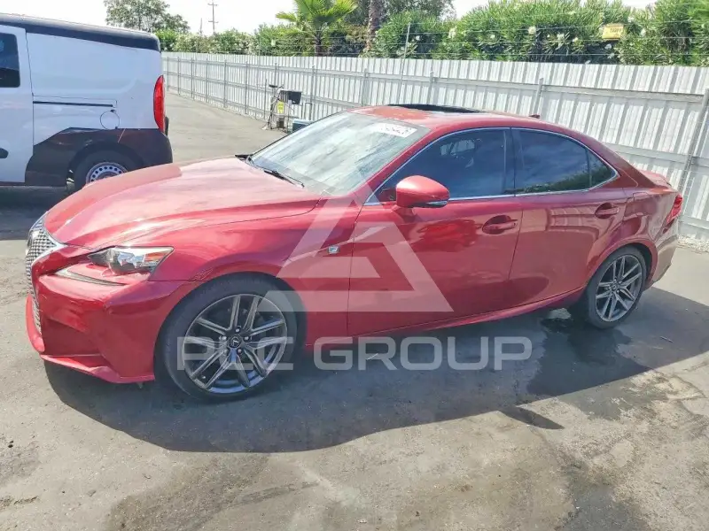 2015 Lexus IS photo