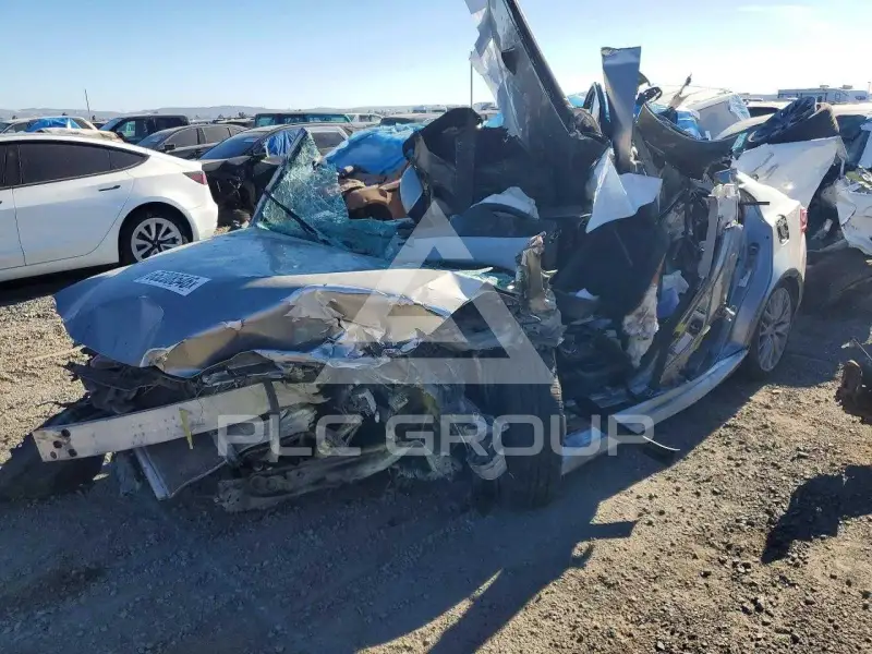 2015 Lexus IS photo