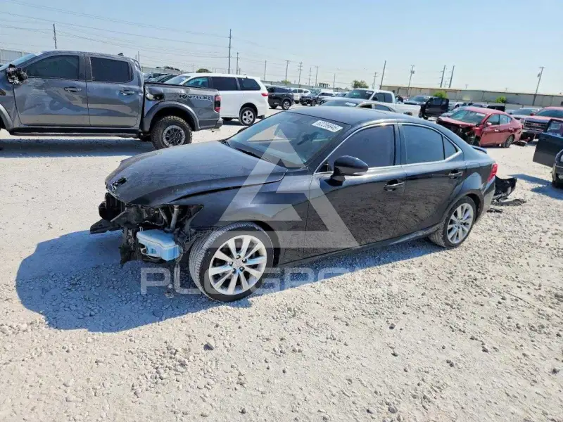 2015 Lexus IS photo