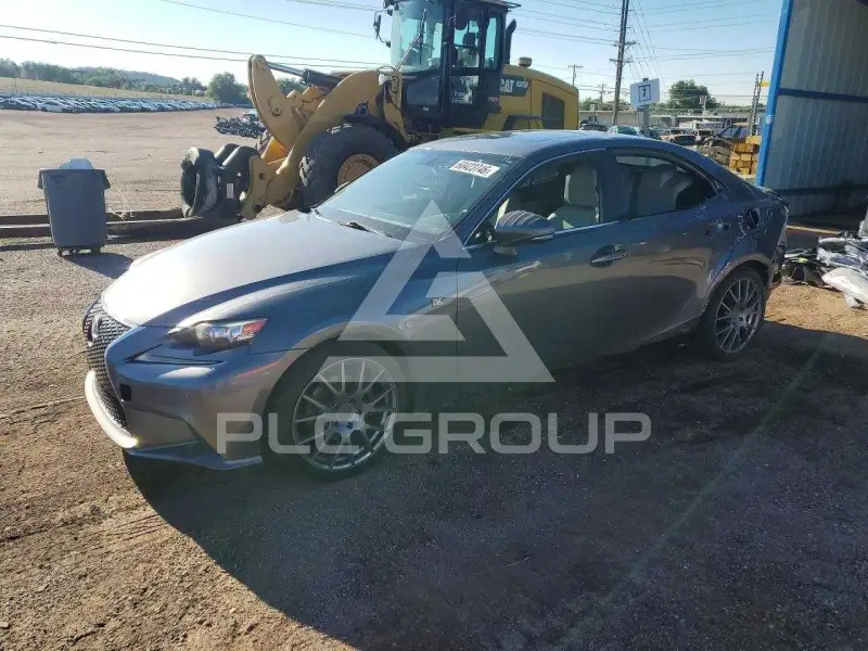2015 Lexus IS photo