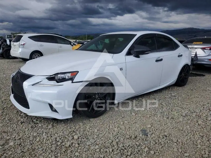 2015 Lexus IS photo