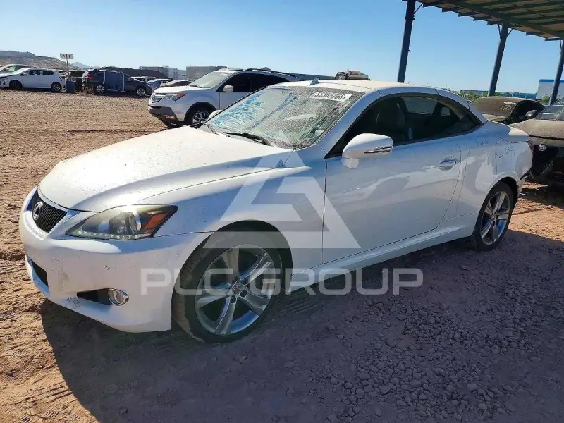 2015 Lexus IS photo