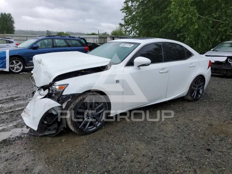2015 Lexus IS photo