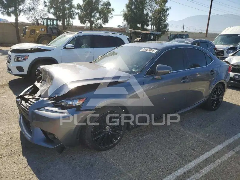 2015 Lexus IS photo