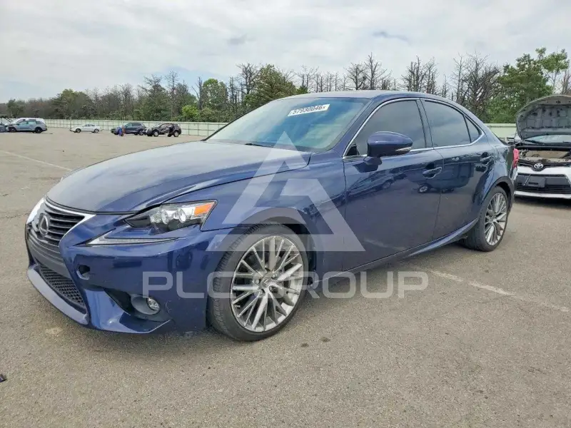 2015 Lexus IS photo