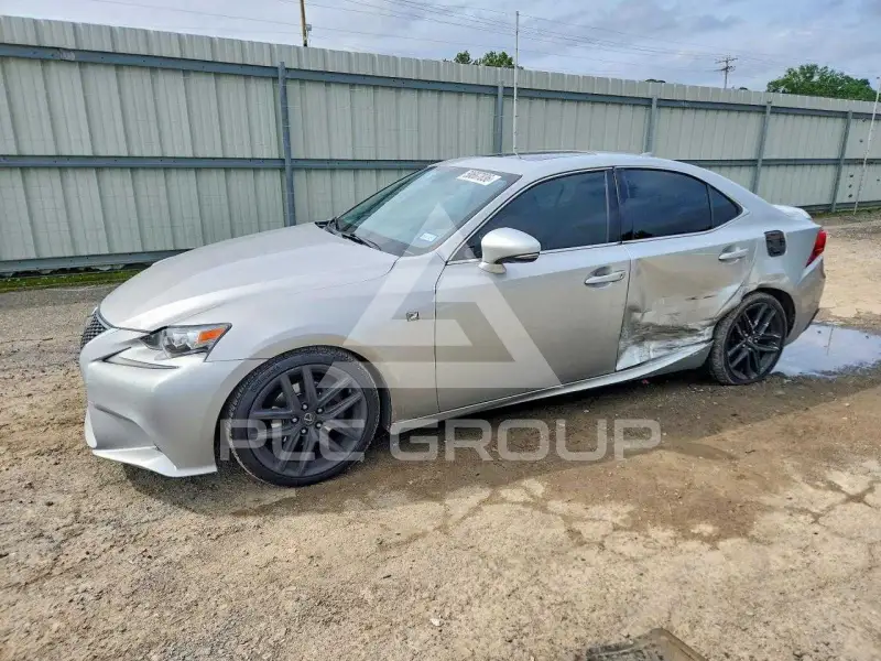 2015 Lexus IS photo
