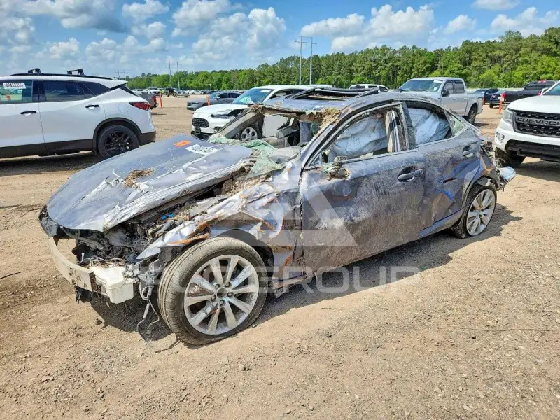 2015 Lexus IS photo