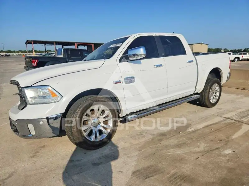 2015 RAM 1500 photo