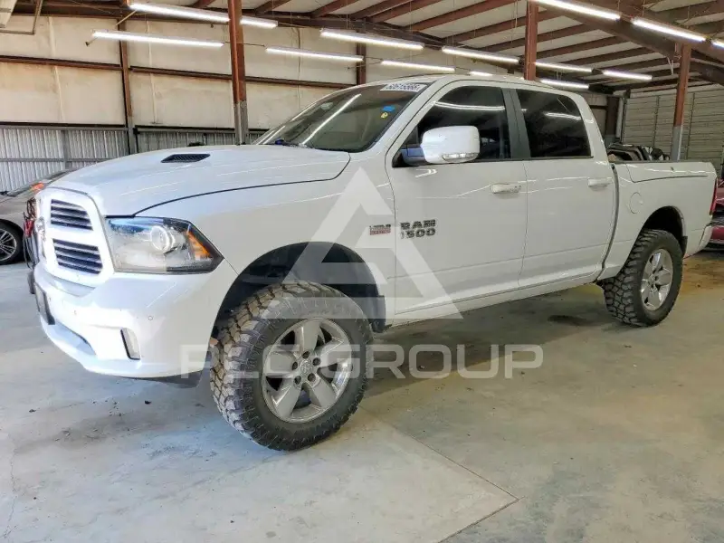 2015 RAM 1500 photo