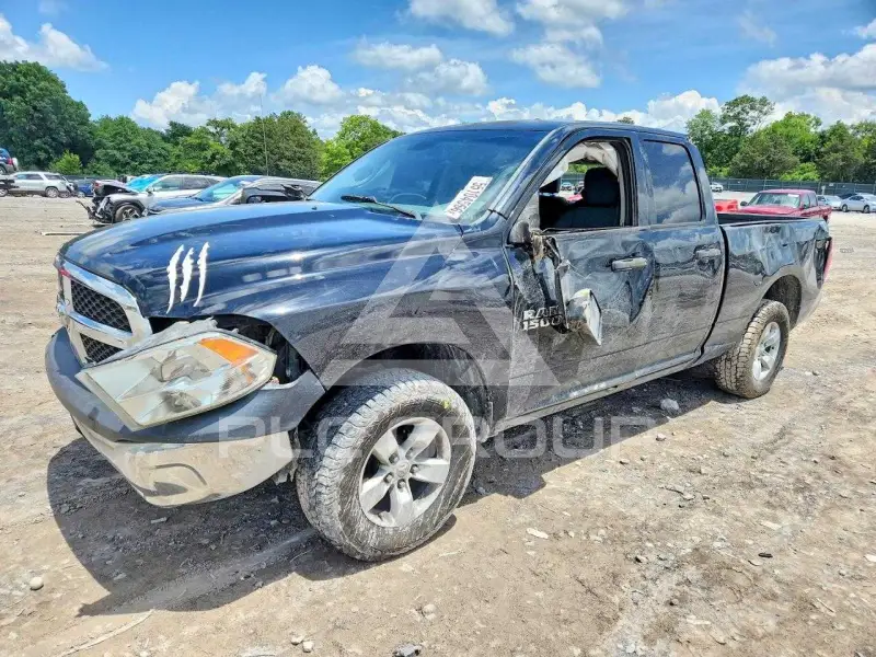 2015 RAM 1500 photo