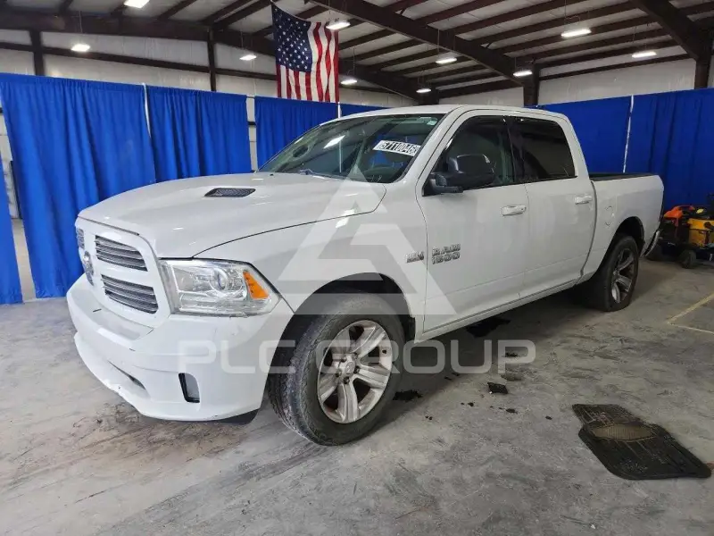 2015 RAM 1500 photo