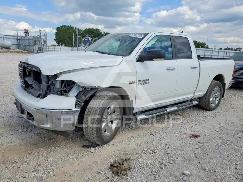 2015 RAM 1500 photo