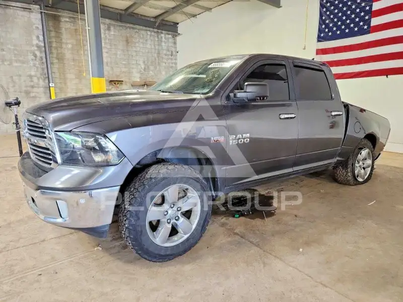 2015 RAM 1500 photo