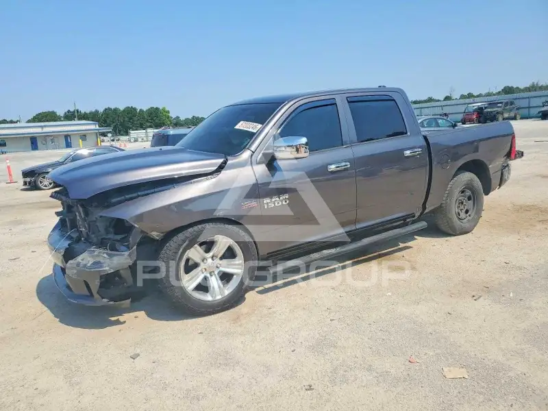2015 RAM 1500 photo