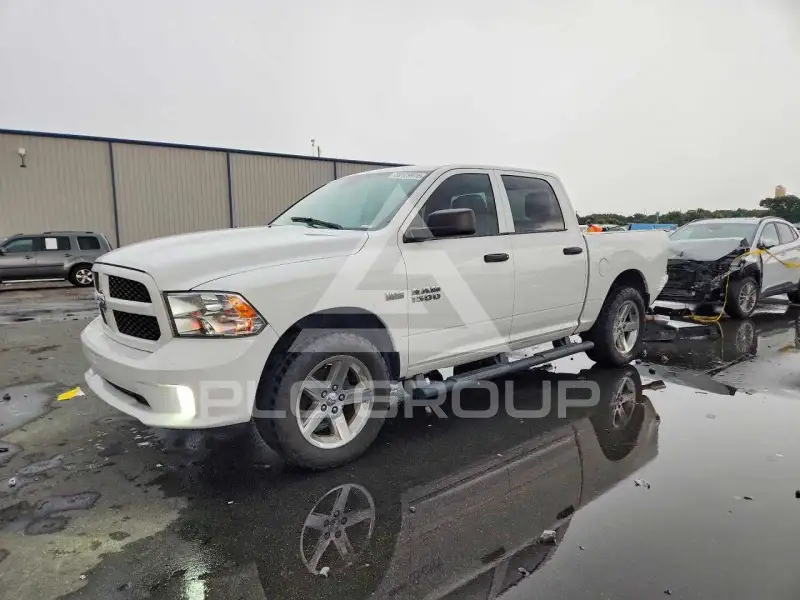 2015 RAM 1500 photo