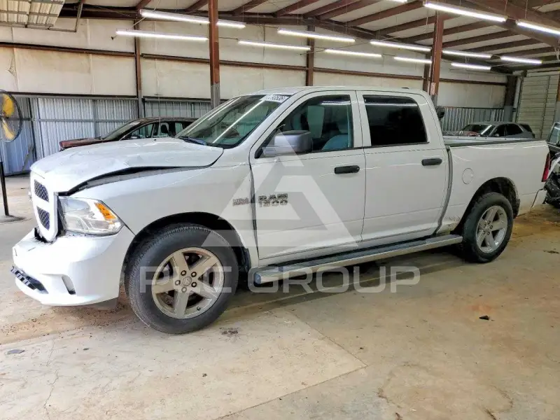 2015 RAM 1500 photo