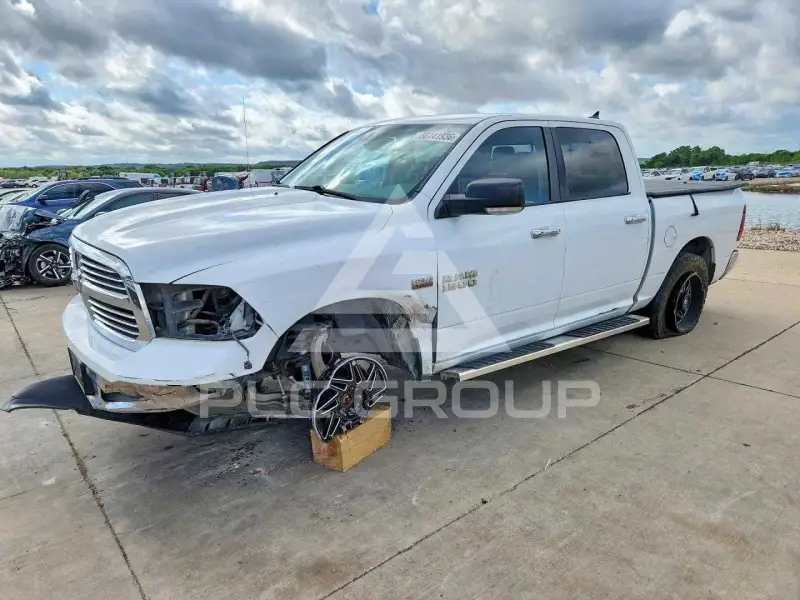 2015 RAM 1500 фото