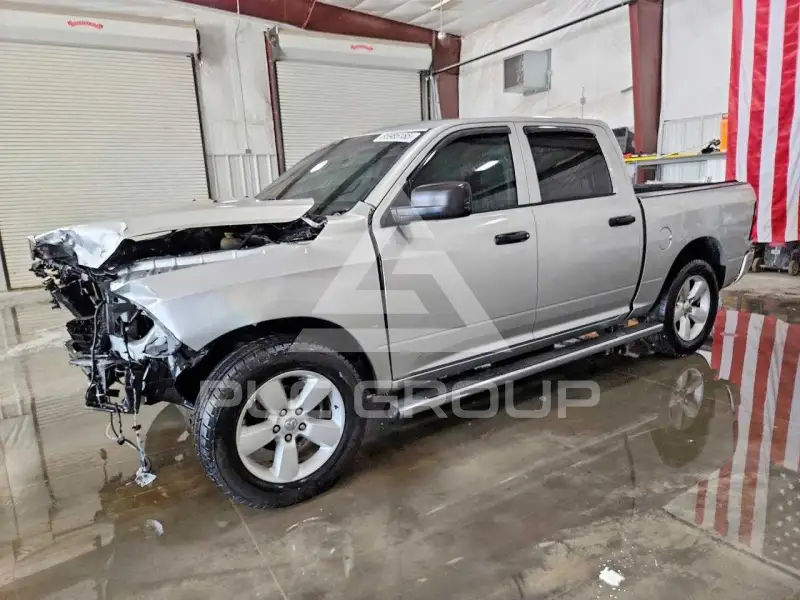 2015 RAM 1500 photo
