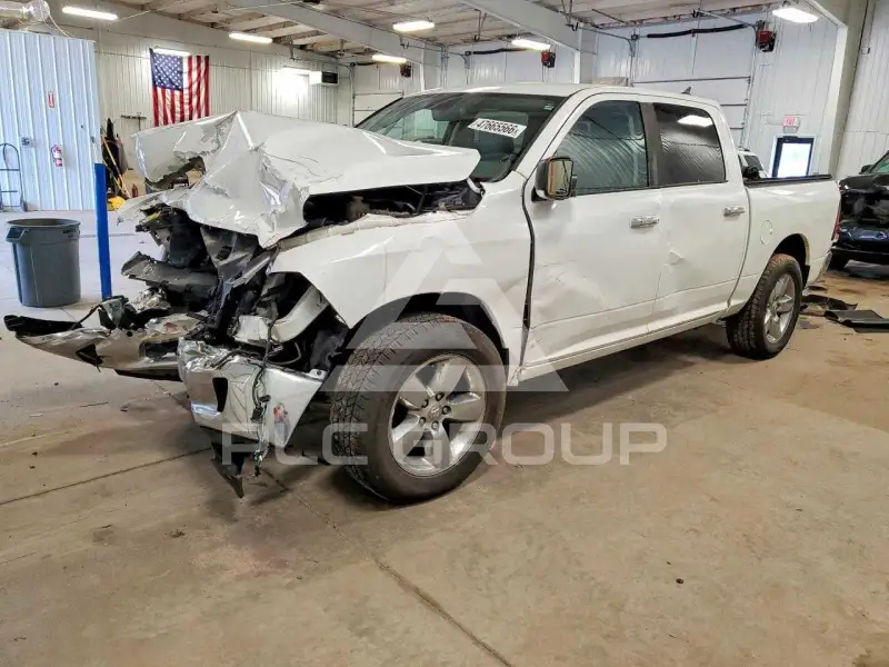 2015 RAM 1500 photo