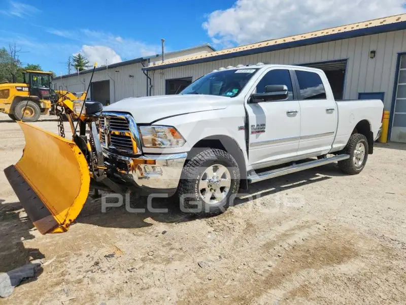 2015 RAM 2500 photo