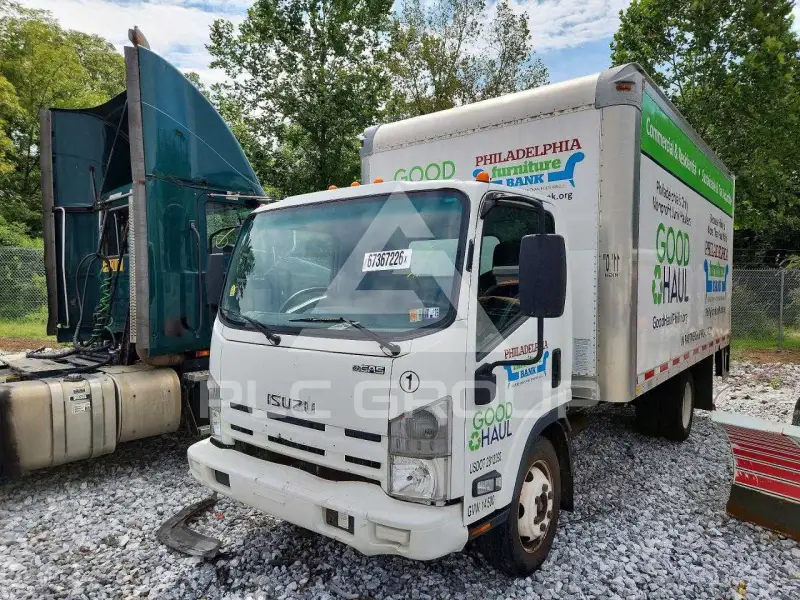 2015 Isuzu NPR photo