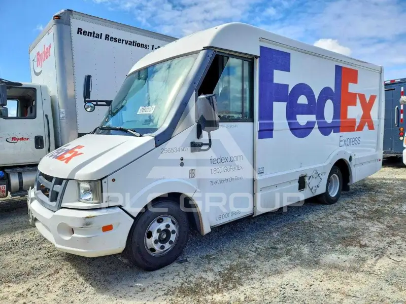 2015 Isuzu NPR фото