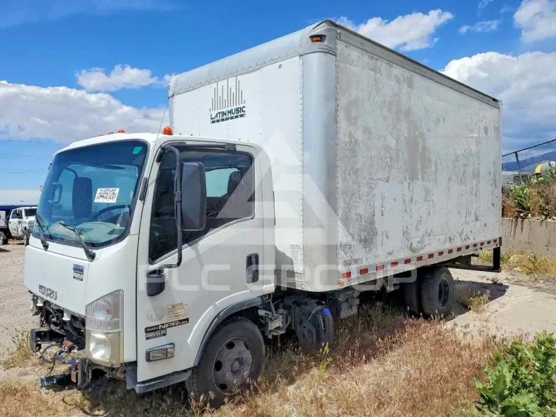 2015 Isuzu NPR фото