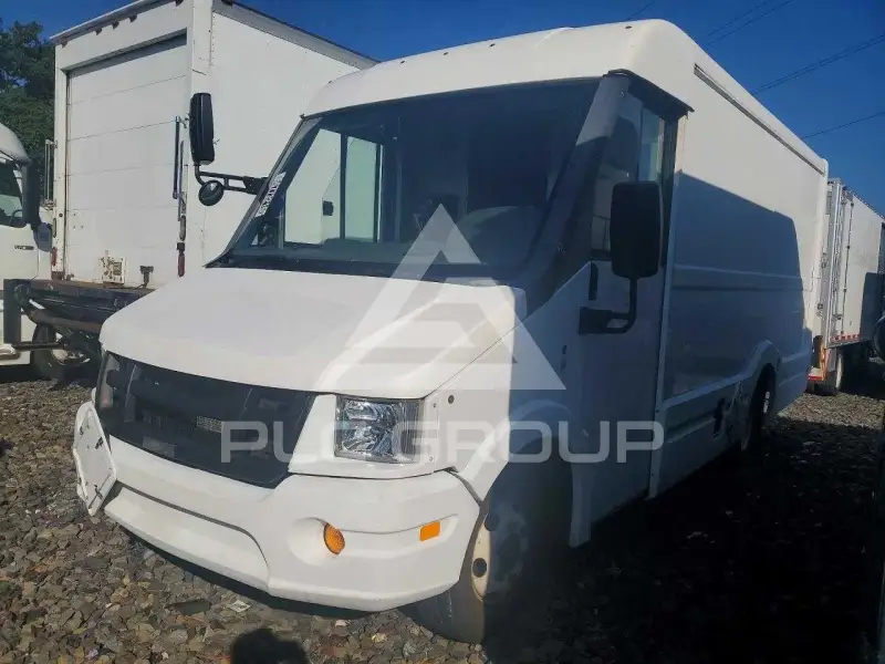 2015 Isuzu NPR photo