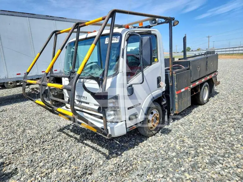 2015 Isuzu NPR фото