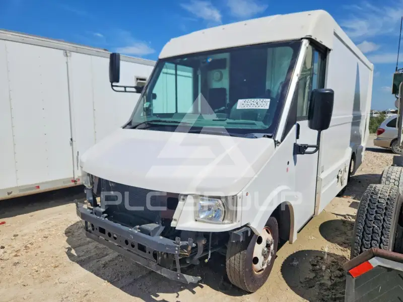 2015 Isuzu NPR photo