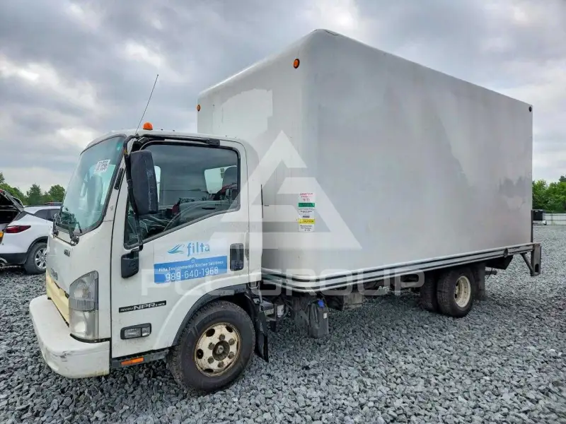 2015 Isuzu NPR фото
