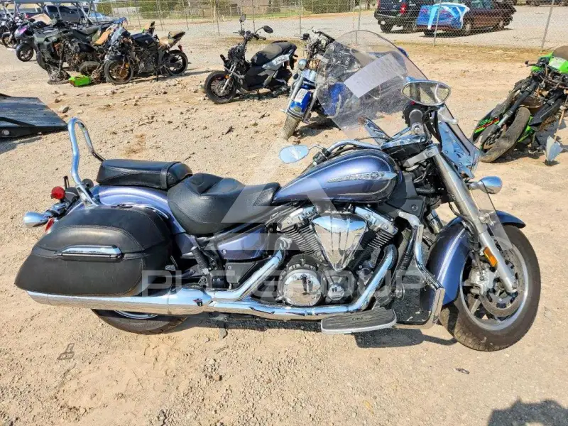 2015 Yamaha XVS1100 фото