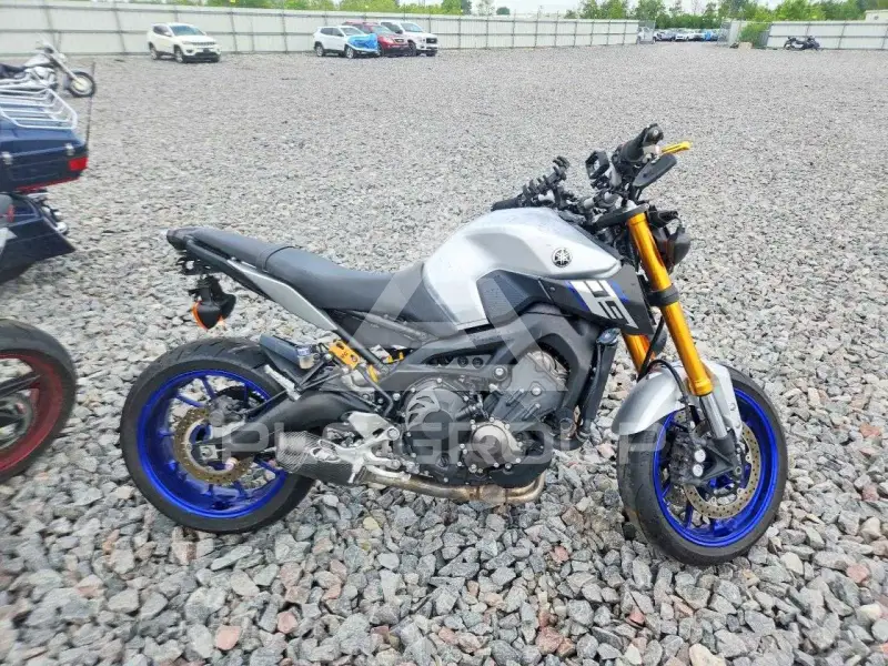 2015 Yamaha FZ07 фото