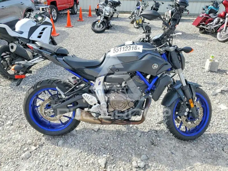 2015 Yamaha FZ07 фото