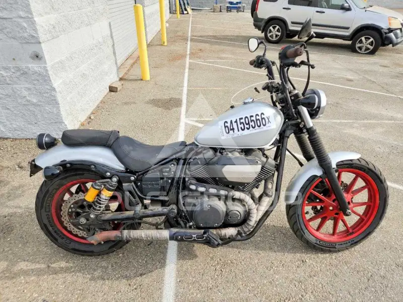 2015 Yamaha XVS950 фото