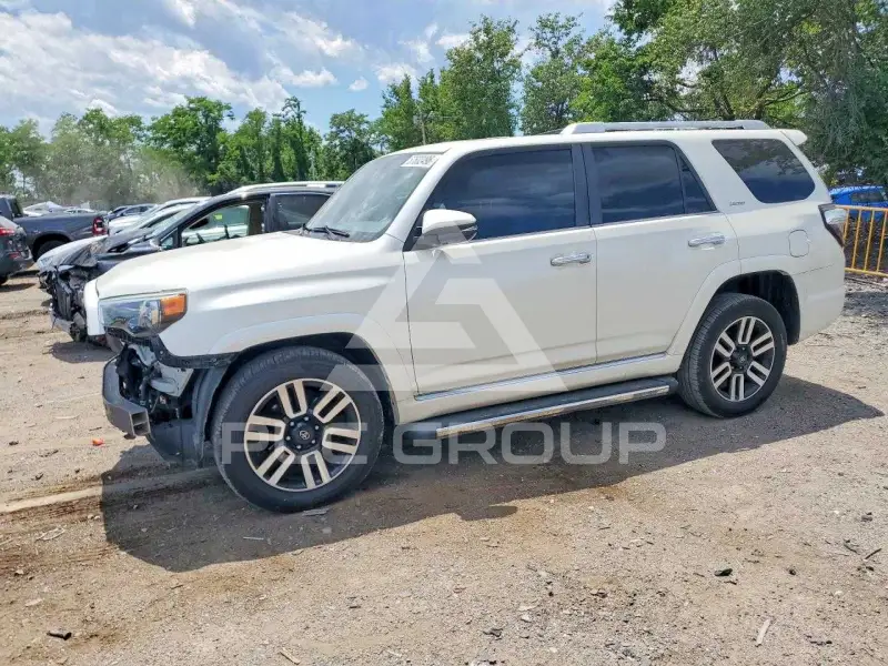 2015 Toyota 4 RUNNER photo