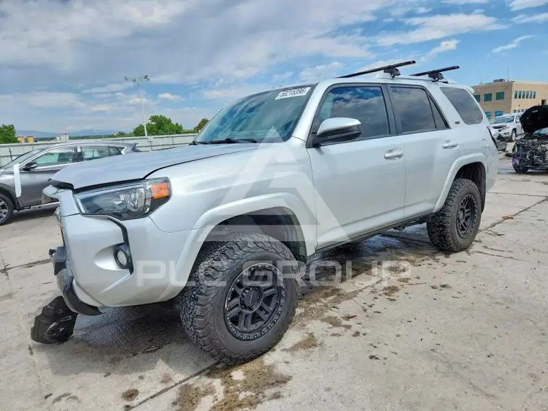 2015 Toyota 4 RUNNER photo