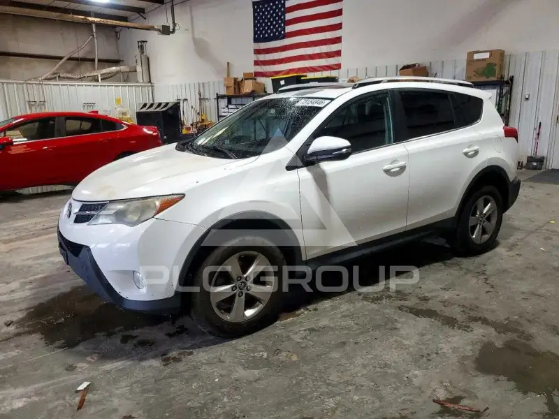 2015 Toyota RAV4 фото