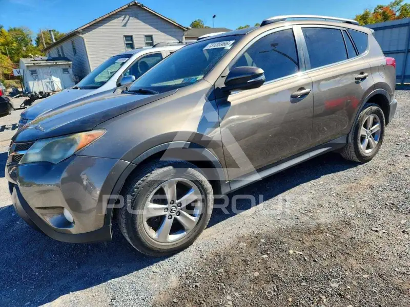 2015 Toyota RAV4 фото
