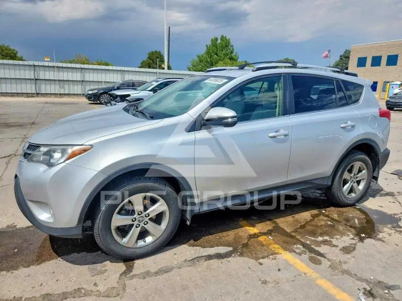 2015 Toyota RAV4 photo