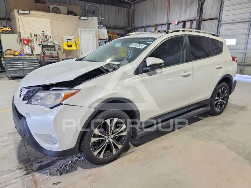 2015 Toyota RAV4 фото