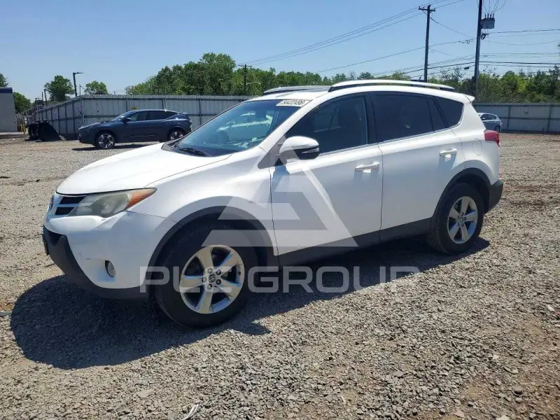 2015 Toyota RAV4 фото