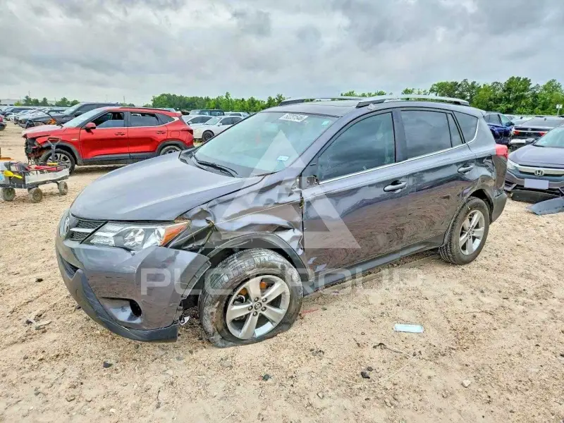 2015 Toyota RAV4 фото